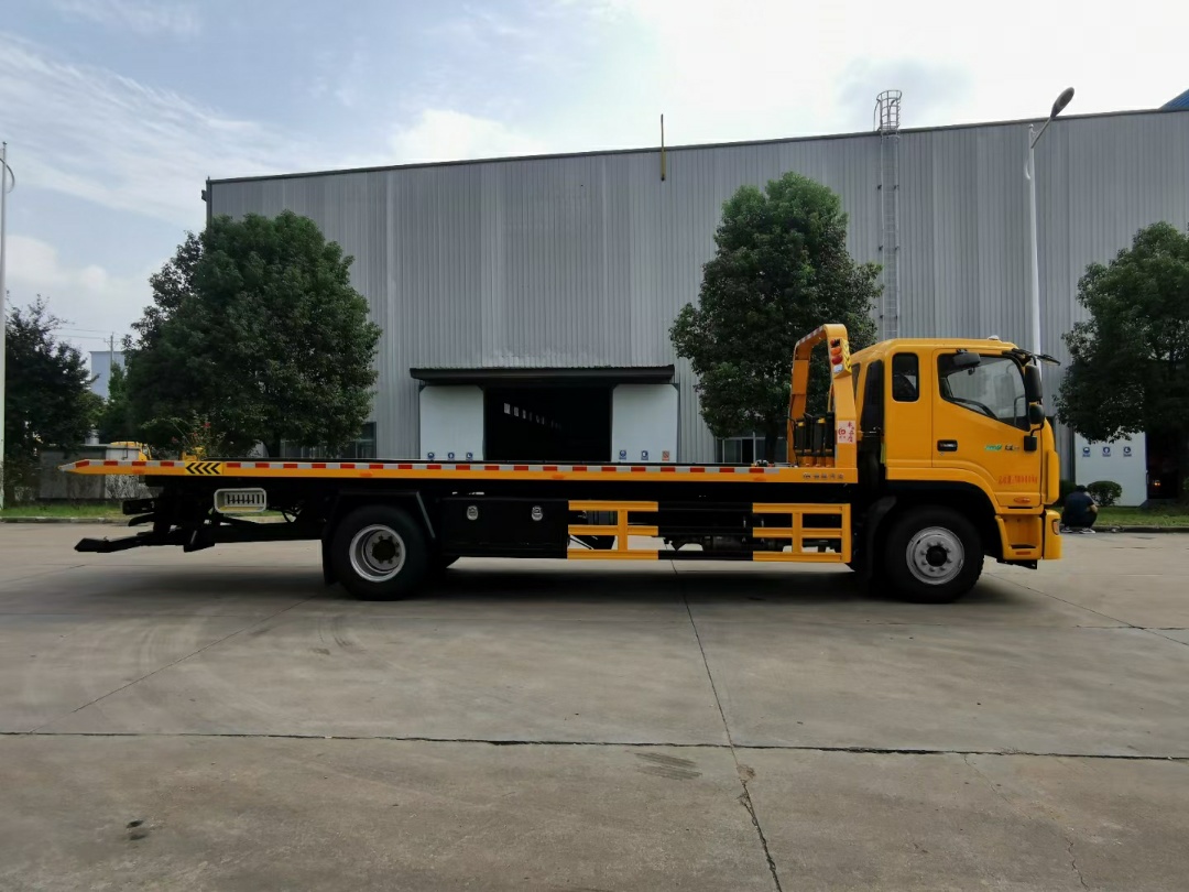 江淮國(guó)六一拖二大黃牌清障車